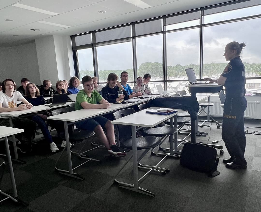 wizyta-strazy-miejskiej-w-techni-schools